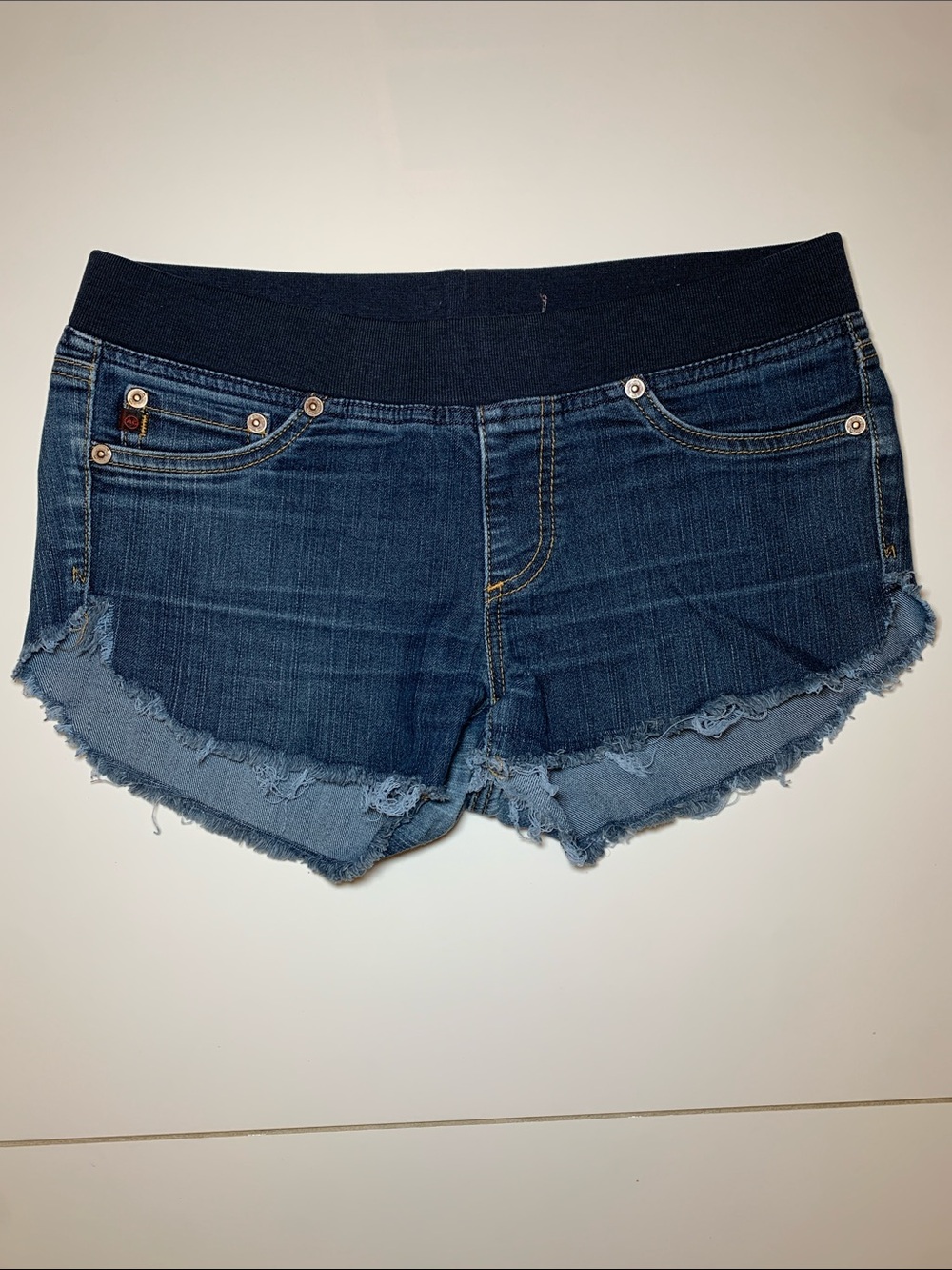 VINTAGE - AG Jeans - Y2K Era Low Rise Dark Blue Denim Cut-Off Shorts
